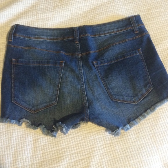 🚫SOLD🚫 Forever 21 Jean Shorts - Picture 2 of 3
