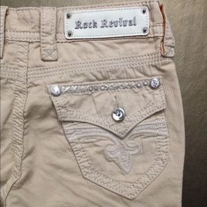NWT Rock Revival Cargo Crop Sz 30/20