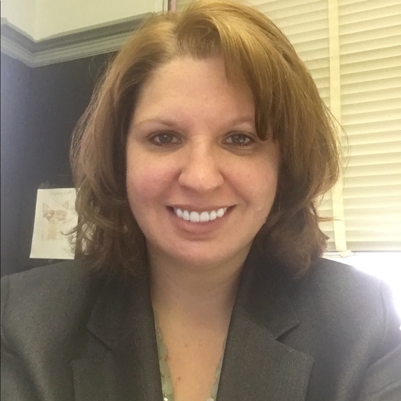 Meet your Posher, Amanda - Picture 2 of 2