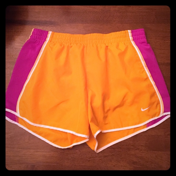 Nike Pants - Medium NIKE DRI-FIT Workout shorts