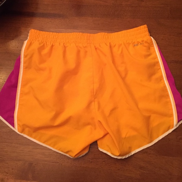 Medium NIKE DRI-FIT Workout shorts - Picture 4 of 4