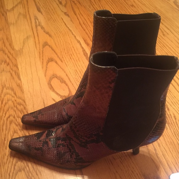 Donald J Pliner Womans Lysa Brown Snakeskin