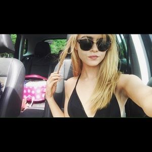 Meet your Posher, Mia