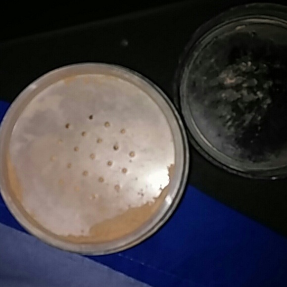 Makeup - Picture 2 of 4