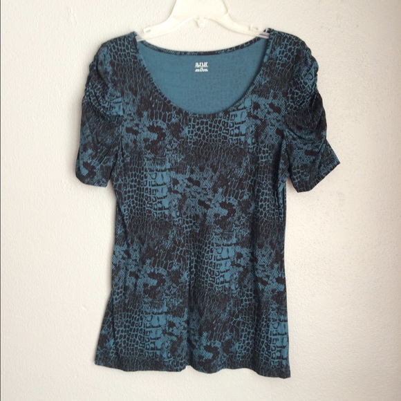a.n.a. Ruched Short Sleeve Top