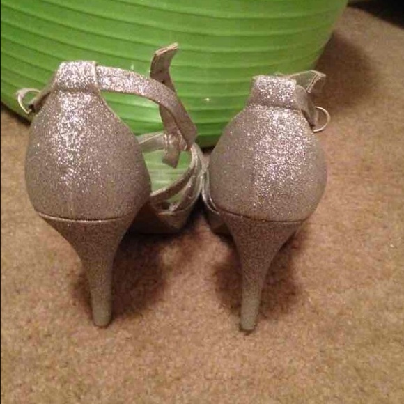 High heels - Picture 2 of 4