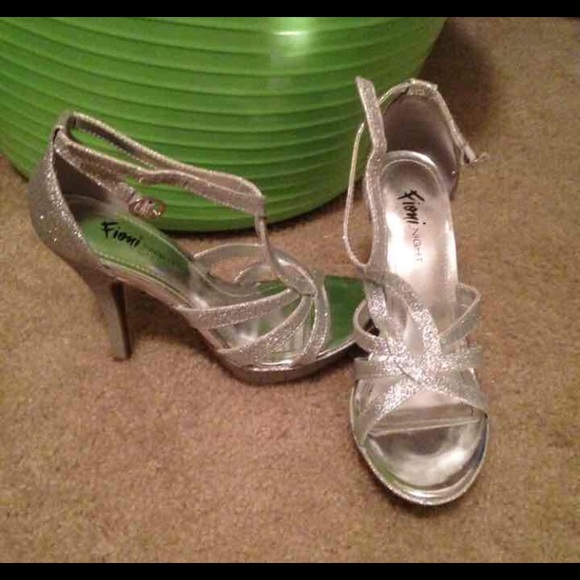 High heels - Picture 3 of 4