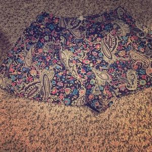 Semi high waisted shorts