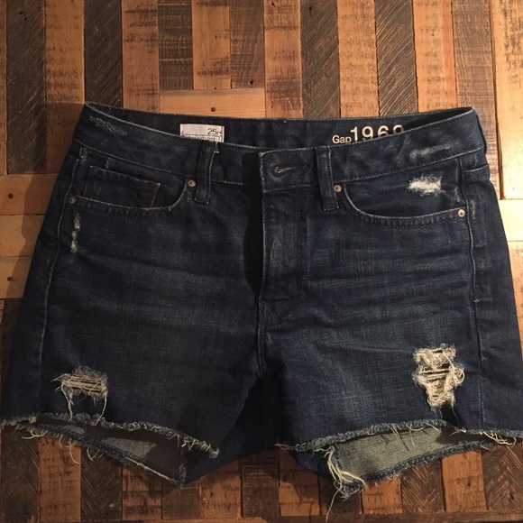 ❌SOLD❌Gap cut off shorts, size 25.