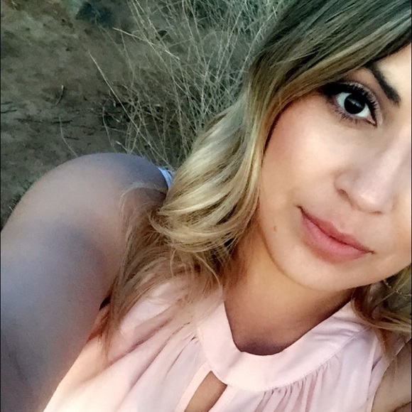 Meet your Posher, Reyna