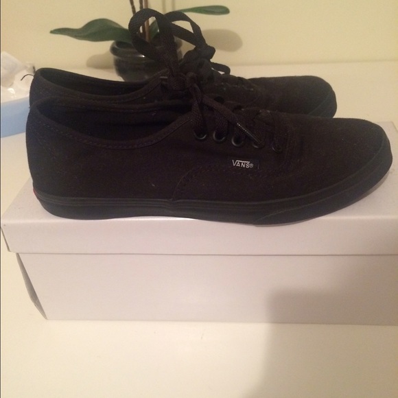 All black vans size men 5.5 women 7