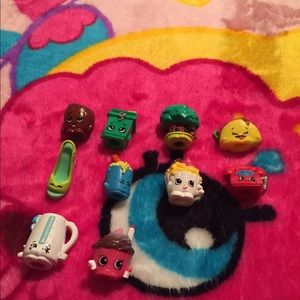 Bundle of shopkins