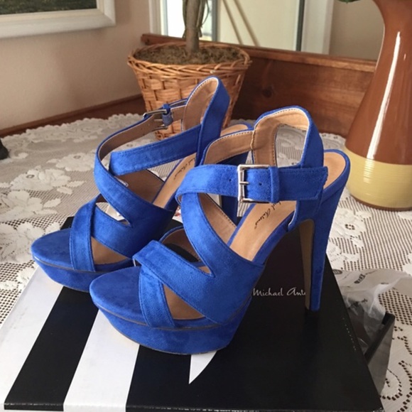 BLUE HIGH HEELS