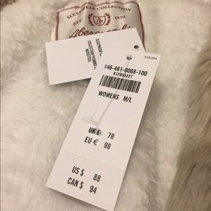 Abercrombie & Fitch Intimates & Sleepwear - NWT Abercrombie & Fitch Faux Fur Lined Hooded Robe Abercrombie & Fitch Intimates & Sleepwear - NWT Abercrombie & Fitch Faux Fur Lined Hooded Robe