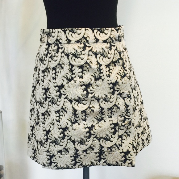 ❗️LAST CHANCE Urban Outfitters Gold Shimmer Skirt - Picture 3 of 4