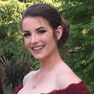 Meet your Posher, Courtney