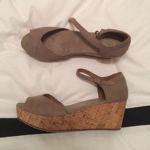 Toms Wedge heels