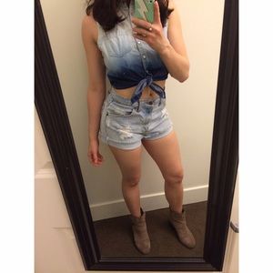 Distressed High Waisted Levi's