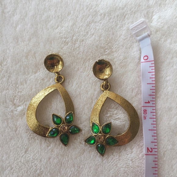Stunning handmade floral earrings - Picture 2 of 2