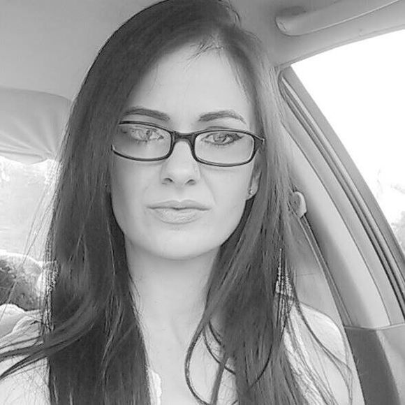 Meet your Posher, Danielle - Picture 1 of 1