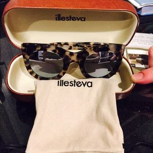 Illesteva Boca mirrored sunglasses