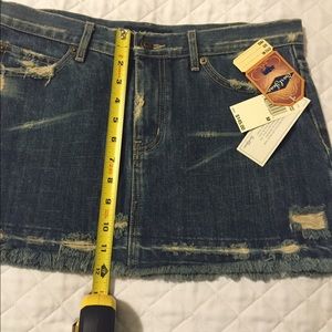 🎀RARE FIND🎀 EARL DENIM DISTRESSED SKIRT