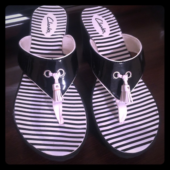 Clarks Size 9 Wedge Flip Flop