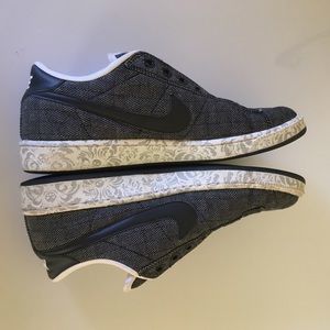 Nike Black & Gray Casual Shoes
