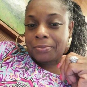 Meet your Posher, Monica