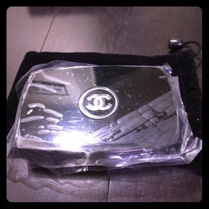 Chanel power bank with cable