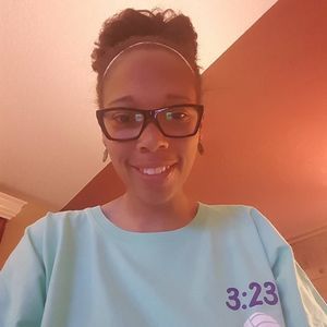 Meet your Posher, Kendra