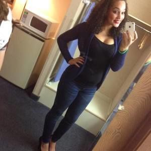 Meet your Posher, Sharoya