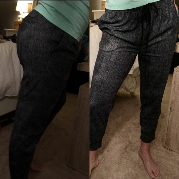 Sold locally---NWOT Lululemon Jet crop - Picture 4 of 4