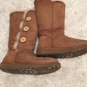 UGG BOOTS
