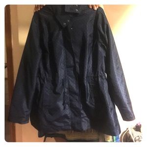Navy blue & light blue polka dot rain jacket 🌦☂☔️