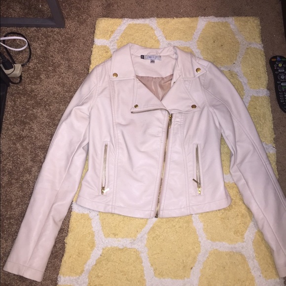Jennifer Lopez pink jacket