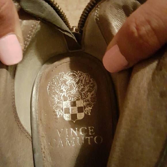 Vince Camuto SOLD - Picture 4 of 4