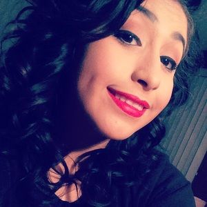 Meet your Posher, Vicky