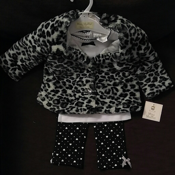 NWT Mini Muffin 3 pc Set (0-3 mos) Baby Girl - Picture 1 of 4