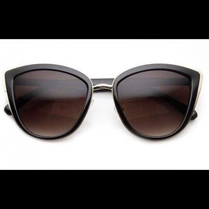 Oversized Black Cat Eye Sunglasses