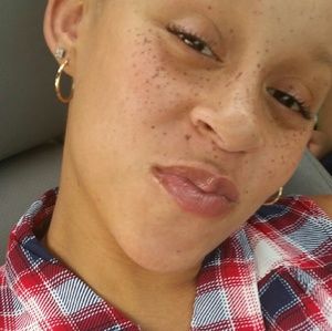 Meet your Posher, Christine