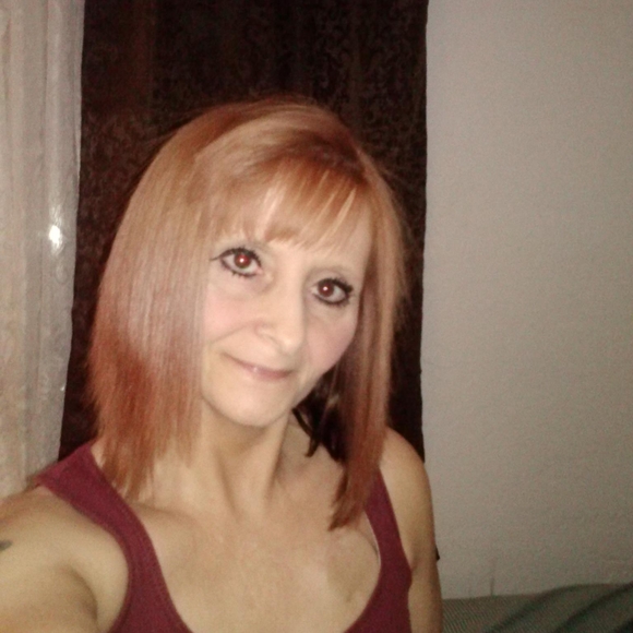 Meet your Posher, Janet - Picture 1 of 1