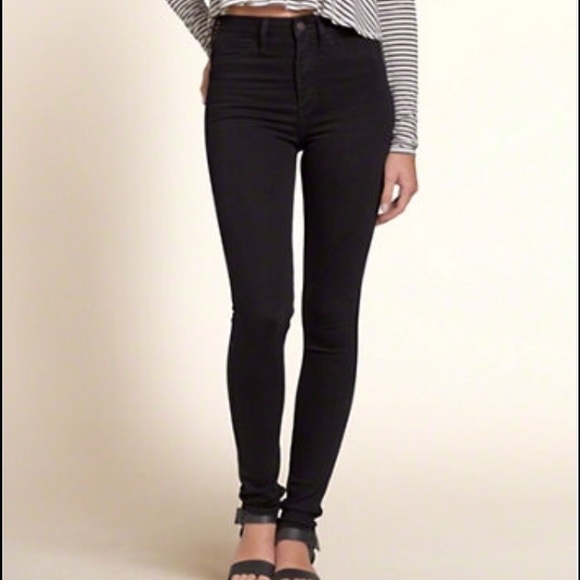 Black Hollister jeans in perfect condition