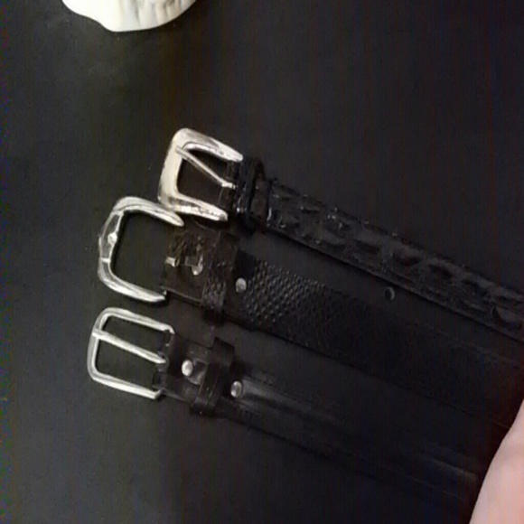 Set of 3 belts.