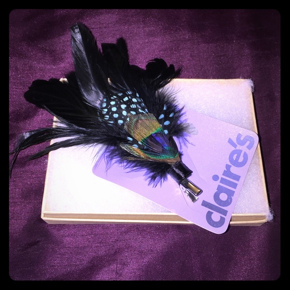 Claire's Peacock Hair Clip - NWT