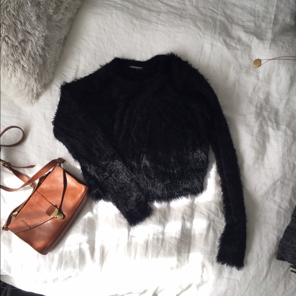 Brandy Melville Sweaters - Brandy Melville Fuzzy Cropped Sweater