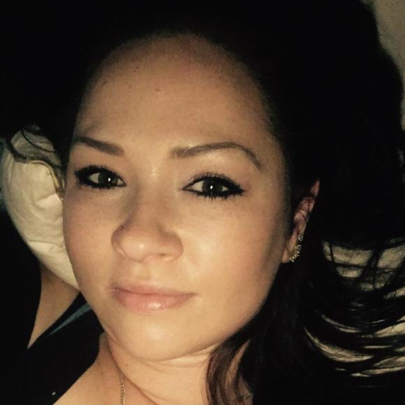 Meet your Posher, Lisa - Picture 1 of 1