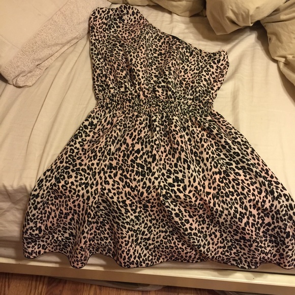 One shoulder leopard print dress