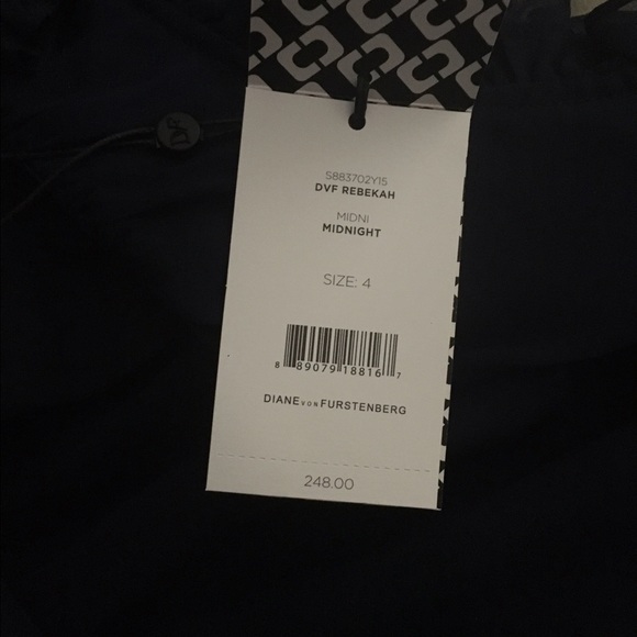 DVF Blouse - Picture 4 of 4