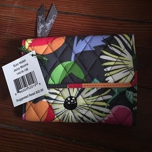 VERA BRADLEY EURO WALLET NWT 🌺